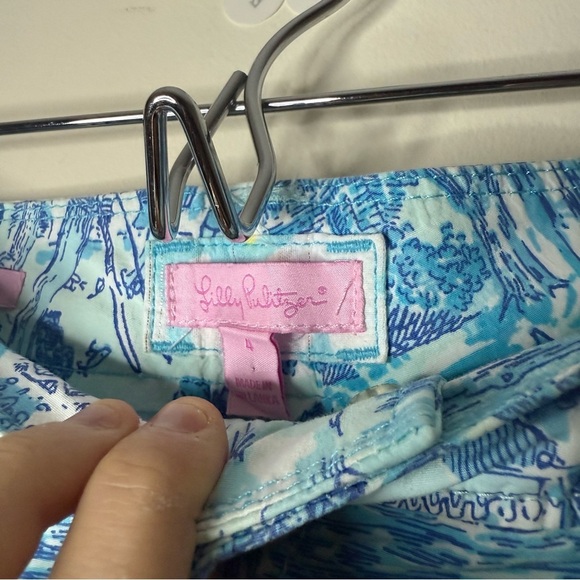 LILLY PULITZER Colorful Print Resort Fit Summer Beach Bermuda 9.5” Inseam Shorts - Picture 3 of 13